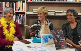 Antonia Vargas, Mar del Rey y Maitina durante la presentación en la Librería Auzolan