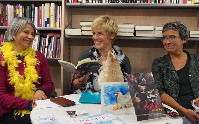Antonia Vargas, Mar del Rey y Maitina durante la presentación en la Librería Auzolan